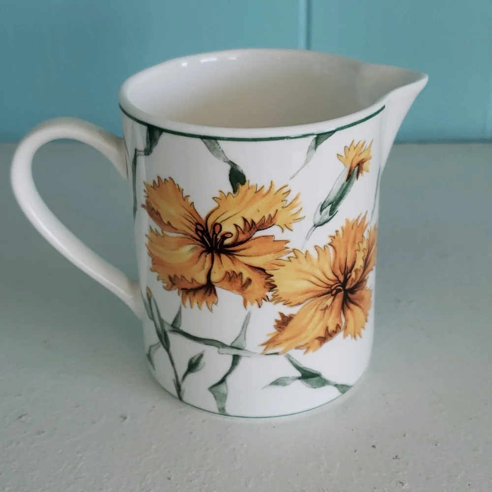 RetroneU Rhapsody Creamer - Picture 3 of 6